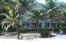 Sands Villas is a privately owned complex of three first class, serviced villas, located right on the white sand beach and safe swimming lagoon of Titikaveka.