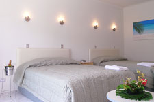 The Muri Beach Club Hotel adds a modern dimension to your Cook Islands and South
Pacific experience by blending the very best of Polynesia with distinctive contemporary decor. Boutique in style.