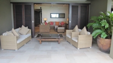 The newly built Te Vakaroa Villas is located on beautiful Muri Beach. The property offers visitors an up market alternative of one or two bedroom beachfront luxury.