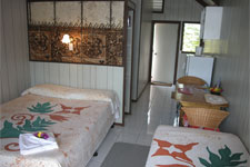 Aroko Bungalows' 11 self-contained units lie on the edge of the beautiful Muri Lagoon, one of Rarotonga's most sought after holiday spots.
