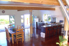 Looking for spacious room, private two storey bungalow, absolute beachfront, view of the lagoon then the Navigator Muri Lagoon summons your attention.....