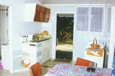 Atupa Orchid Units are an affordable self-catering accommodation option privately located in a quiet tropical garden setting, close to Rarotonga's main town of Avarua. 