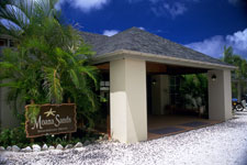 Moana Sands Beachfront Hotel is located on the soft white sands of a true beachfront property.  Renovated rooms and brand new suites offer superb waterfront lagoon views of Rarotonga's southern coast.