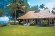 Nestled right on the edge of beautiful Muri Lagoon in Rarotonga, Muri Beachcomber features 16 condo-style sea view units.