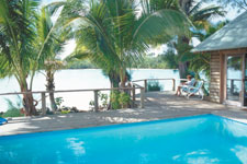 Sokala Villas is the ideal hideaway for honeymooners and those looking for a relaxing romantic holiday.  This secluded getaway is located on the edge of beautiful Muri lagoon. 